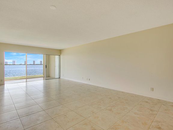 5th image of 100 Lehane Ter APT 5