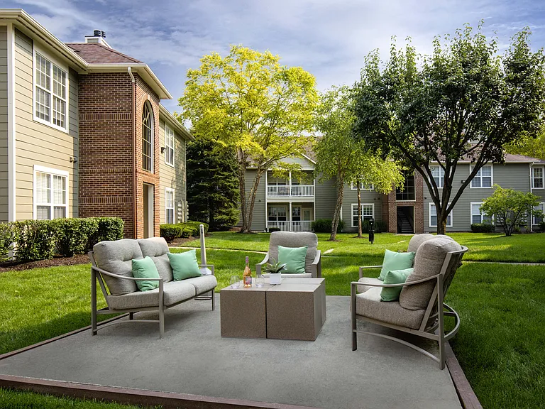 Outdoor Firepit with Lounge Seating