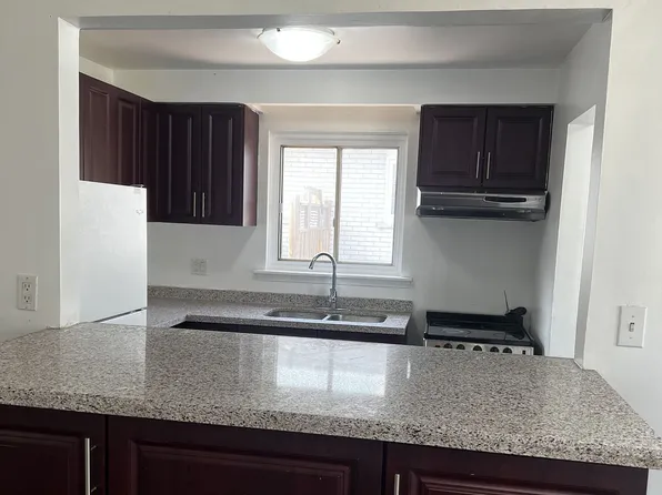 3453 Oakglade Cres, Mississauga, ON L5C 1X4