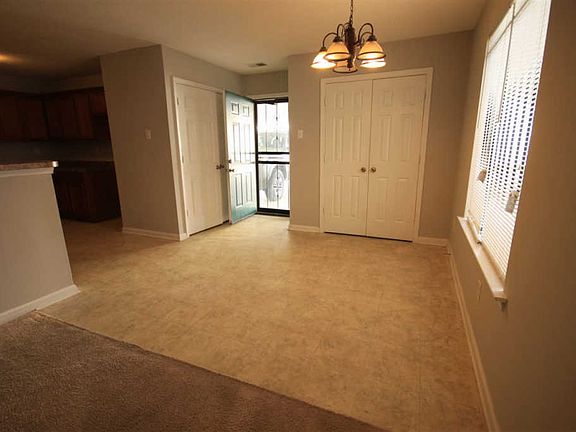 5th image of 904 Millers Bend Dr