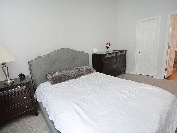 4th image of 7058 Sweetwater Dr