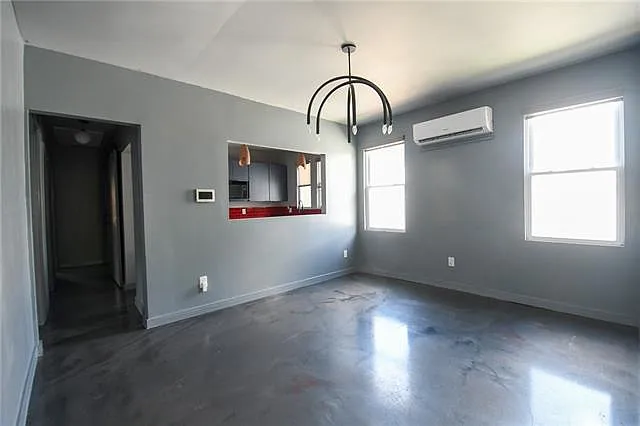 3402 Octavia St — Photo 6