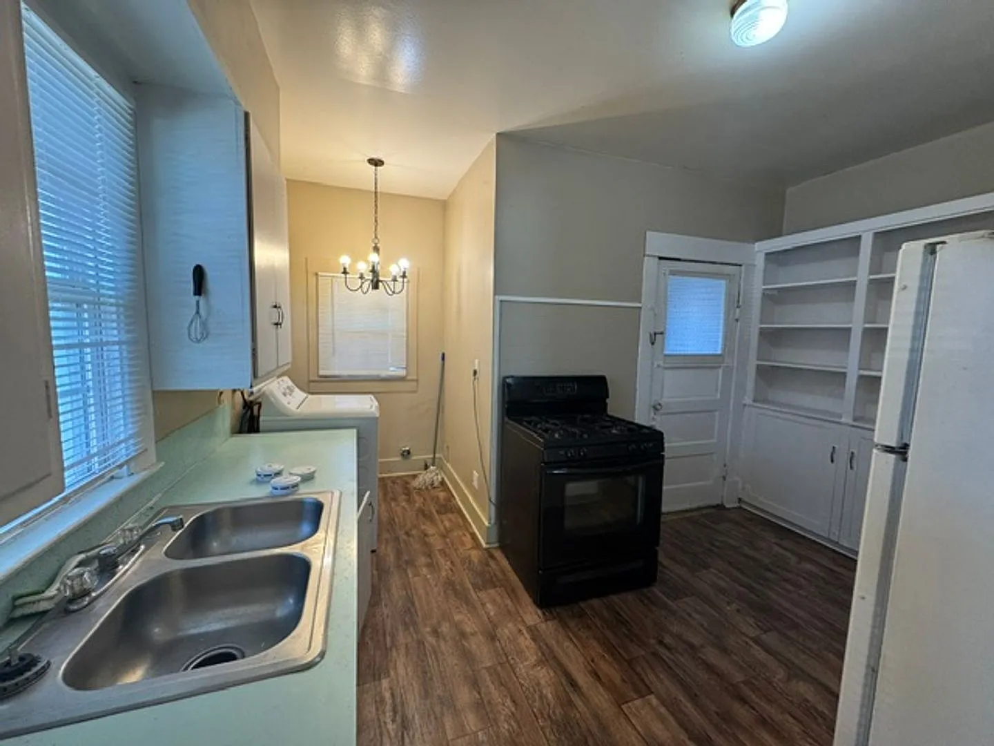 2 bed, 1.0 bath, 1024 sqft, $950 — Photo 4