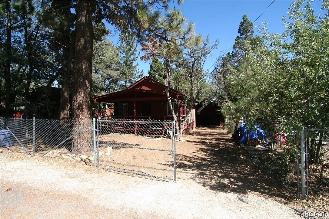 2 bed, 1.0 bath, 576 sqft, $1,700 — Photo 1