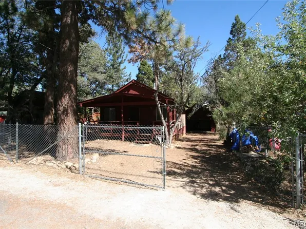 457 Cedar Ln, Sugarloaf, CA 92386