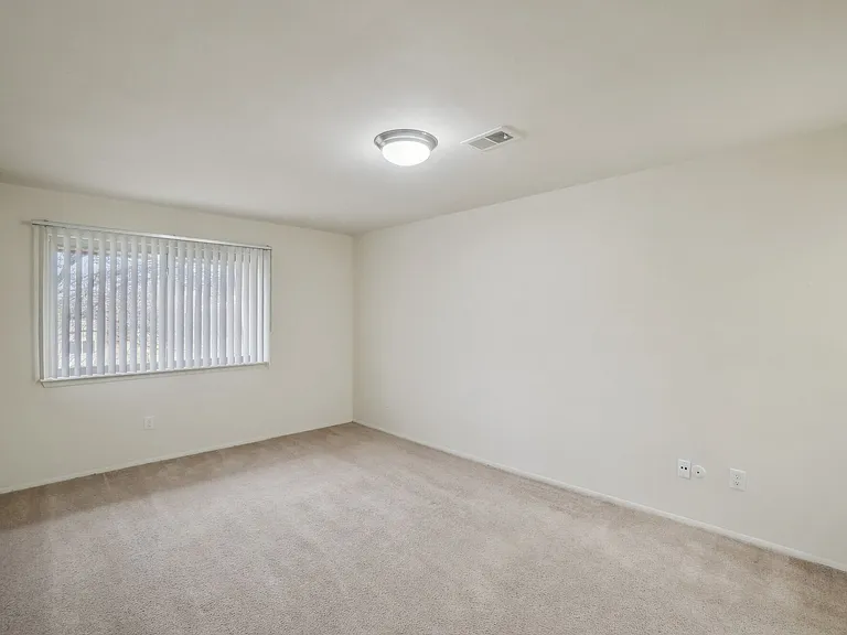 Orleans Place Apartments — Photo 6