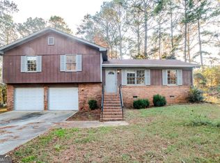 3955 Huddersfield Dr, Snellville, GA