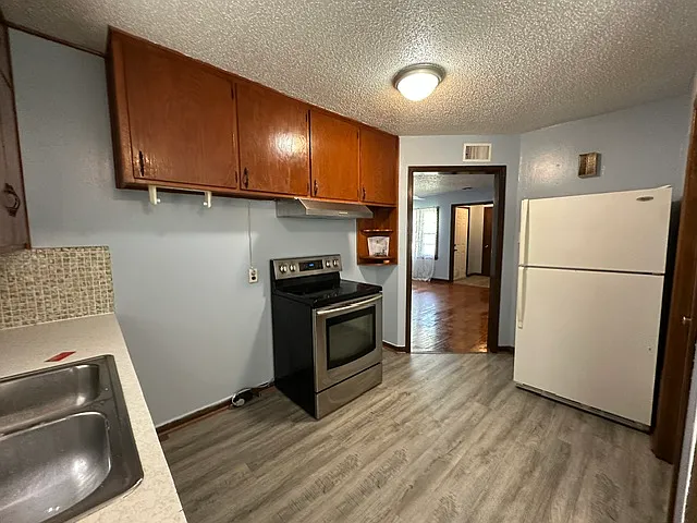 2308 S Grove St — Photo 4