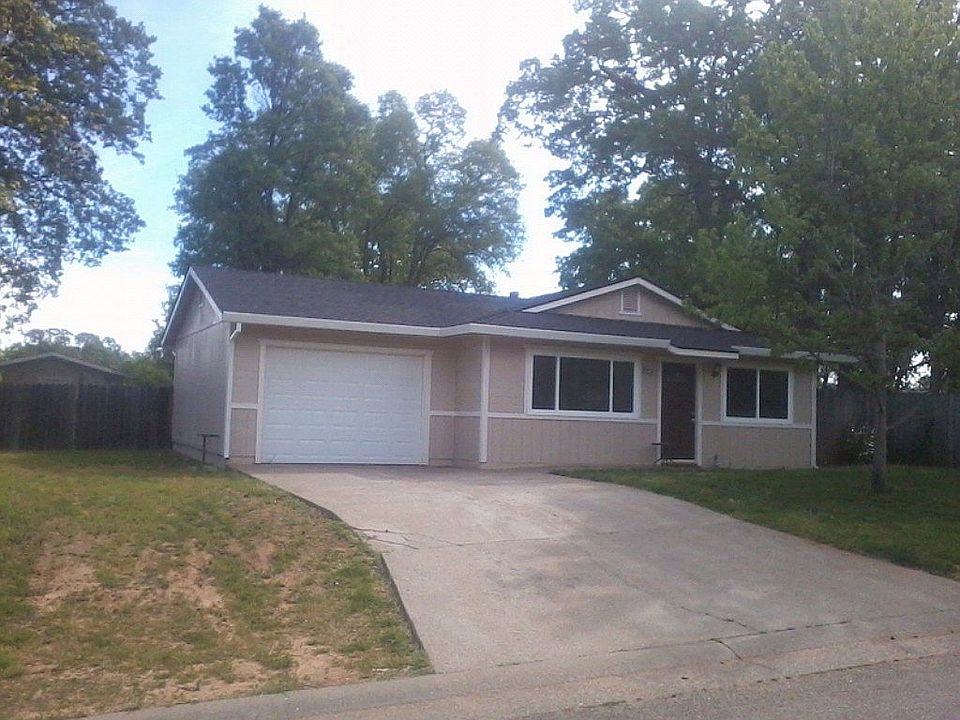 2nd image of 523 Cappella Dr