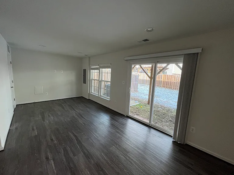 8196 Maude Ln — Photo 26