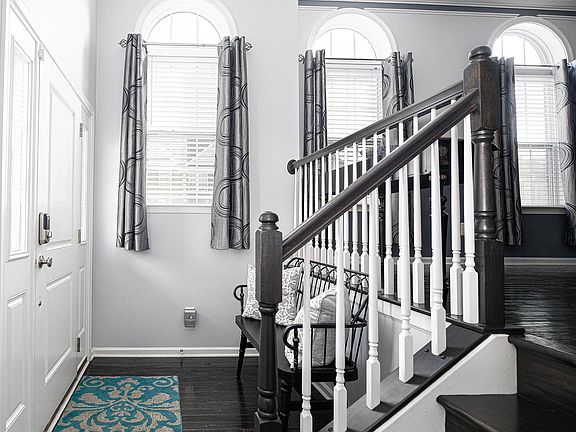 3rd image of 316 Spruce Pine Rd