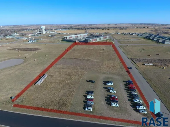 24th St, Huron, SD 57350