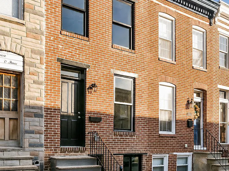 1505 Clarkson St — Photo 1