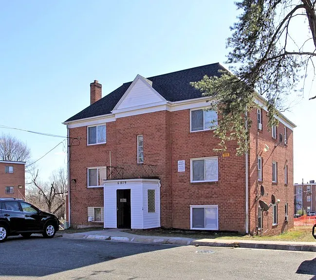6819 Red Top Rd — Photo 1