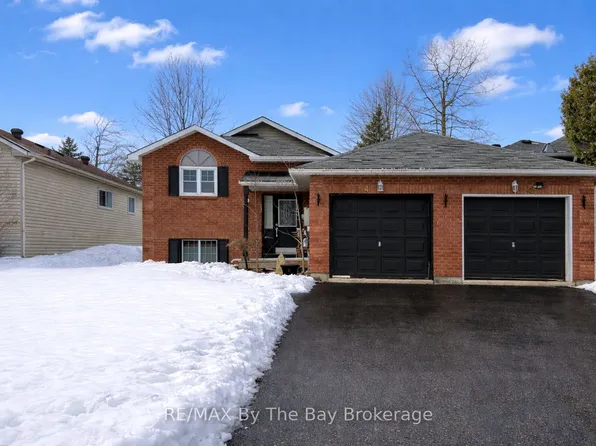 4 Donald Cres, Wasaga Beach, ON L9Z 1E1