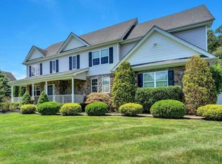 8 Meadow Run Ct, Jackson, NJ 08527