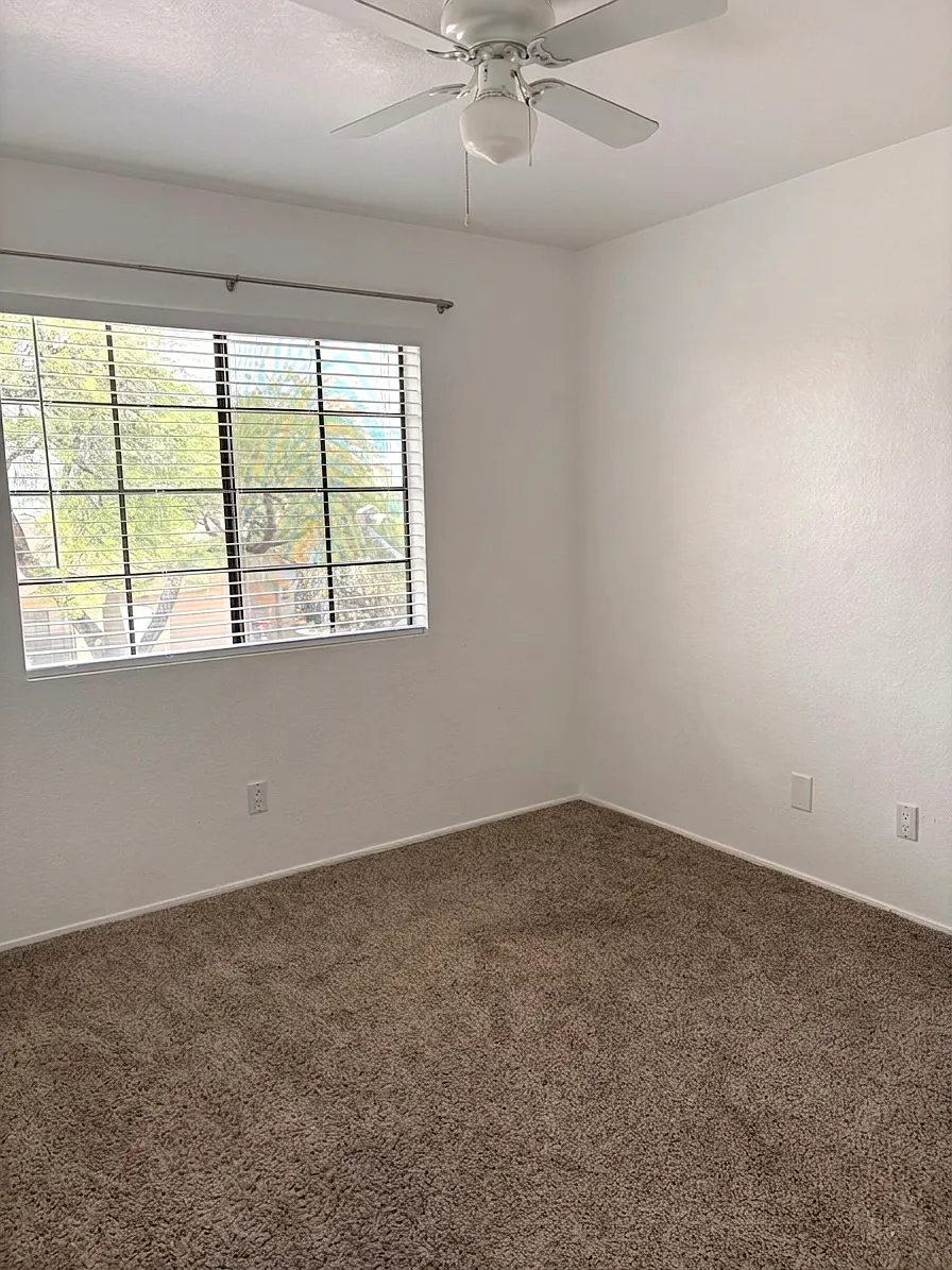 Building Photo - 3078 W Country Fair Dr
