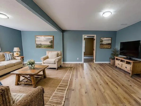 225 W Johnson St, Sedalia, MO 65301