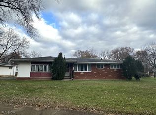 2476 Beal St NW, Warren, OH
