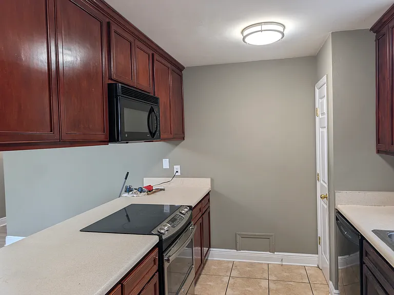 3327 Golden Rain Dr — Photo 18