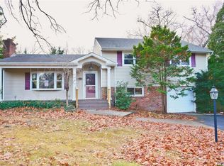 71 Albermarle Ave, Huntington Station, NY 11746