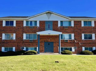 631 S York Rd APT 7, Bensenville, IL 60106
