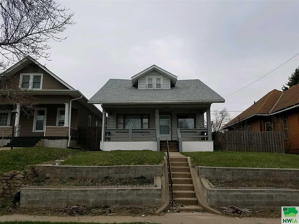 1st image of 2518 Virginia St
