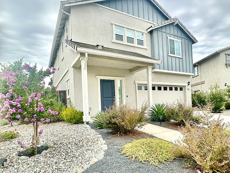 301 Welton Ct — Photo 1