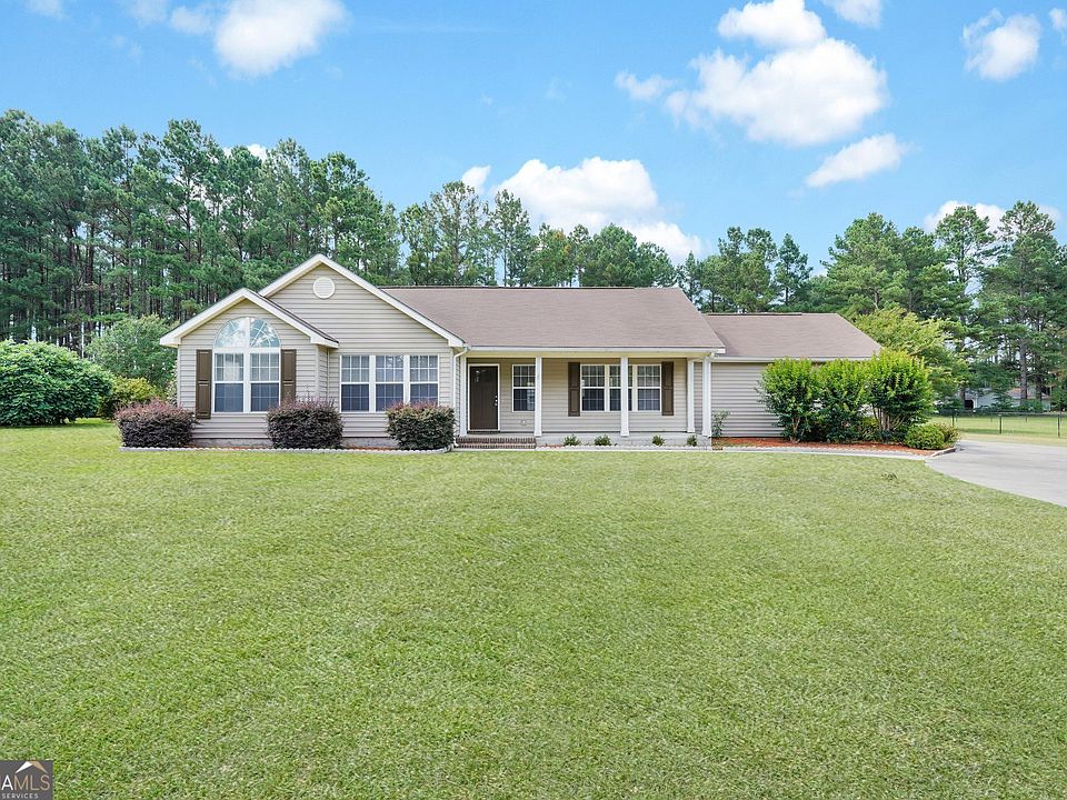 1st image of 2205 Camelia Dr E