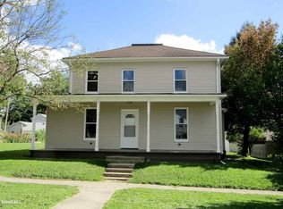 318 E Locust St, Lanark, IL 61046