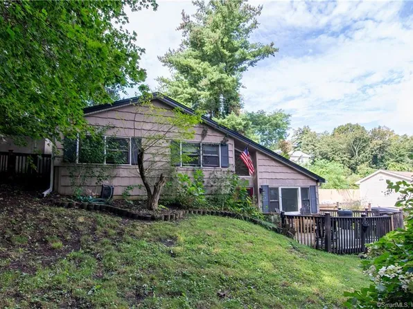 25 Oxford Street, Bethel, CT 06801