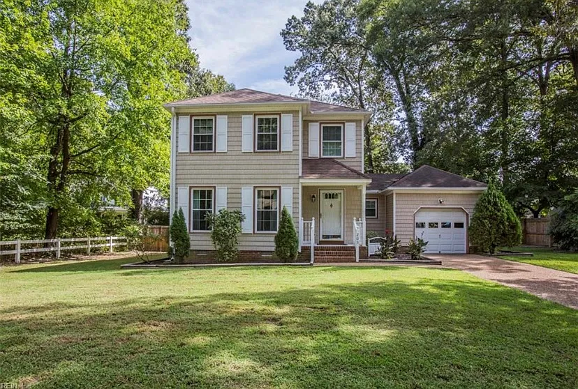 205 Fischer Dr — Photo 1