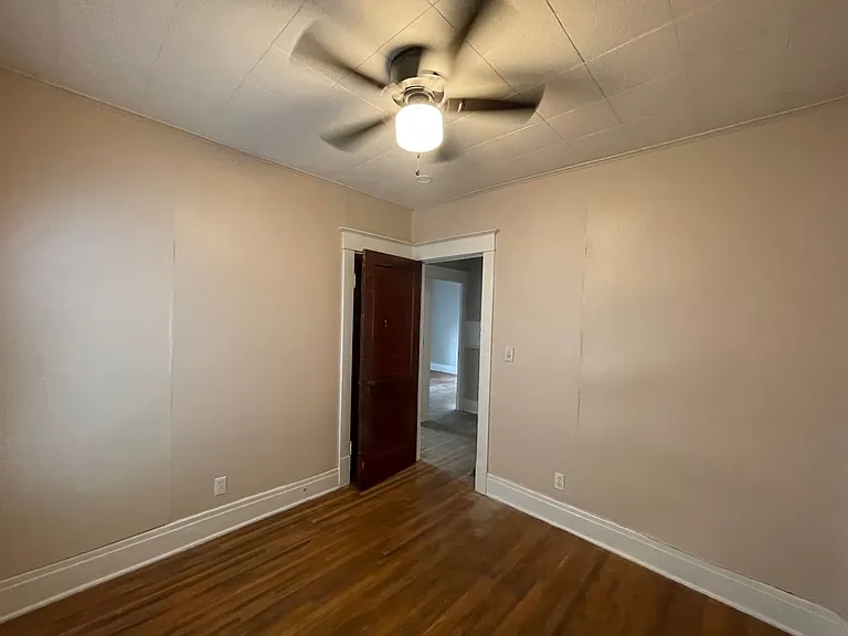 560 Linden Ave #1 — Photo 19