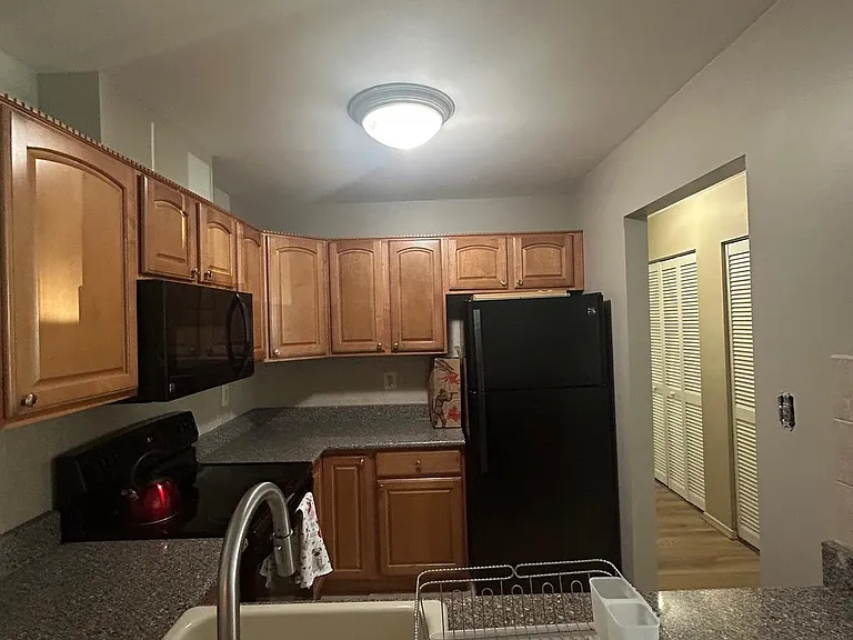 7804 Harrowgate Cir #D — Photo 13