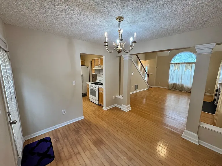 2025 Baramore Oaks Dr — Photo 10