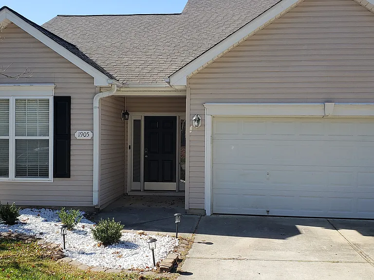 1905 Briar Run Dr — Photo 1
