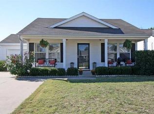 832 Eric Cir, Moore, OK 73160