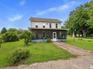 1011 Washington St, Keithsburg, IL 61442