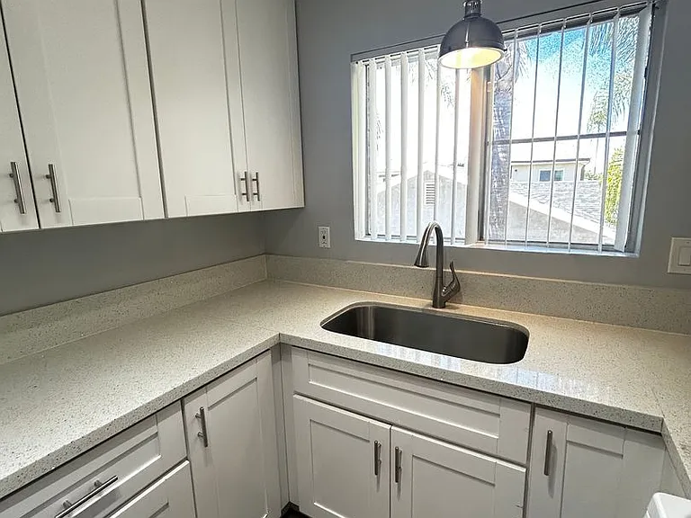 4054 Highland Ave — Photo 5