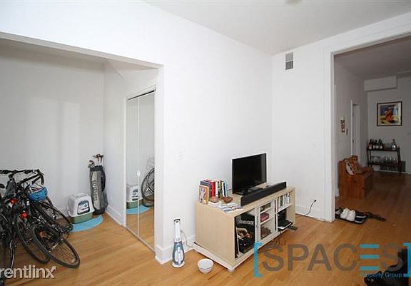 3rd image of 3311 N Hoyne Ave Fl 2
