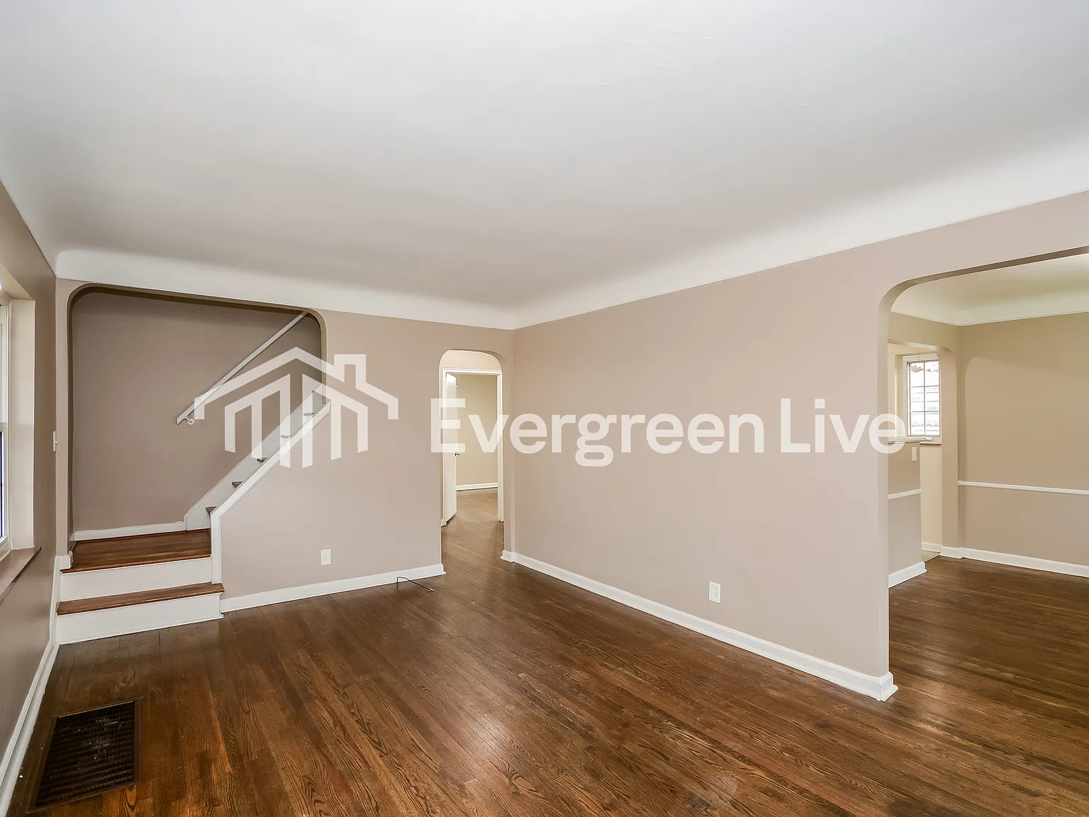 4 bed, 1.0 bath, 1313 sqft, $1,645 — Photo 4