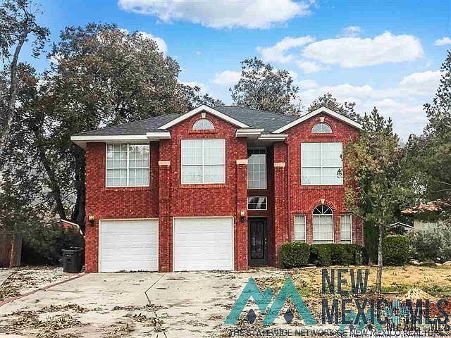 1st image of 302 Farrell Dr