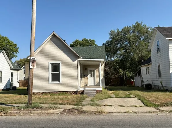 1904 Dewitt Ave, Mattoon, IL 61938