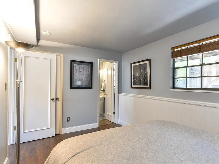 2025 Sheffield Ct — Photo 1