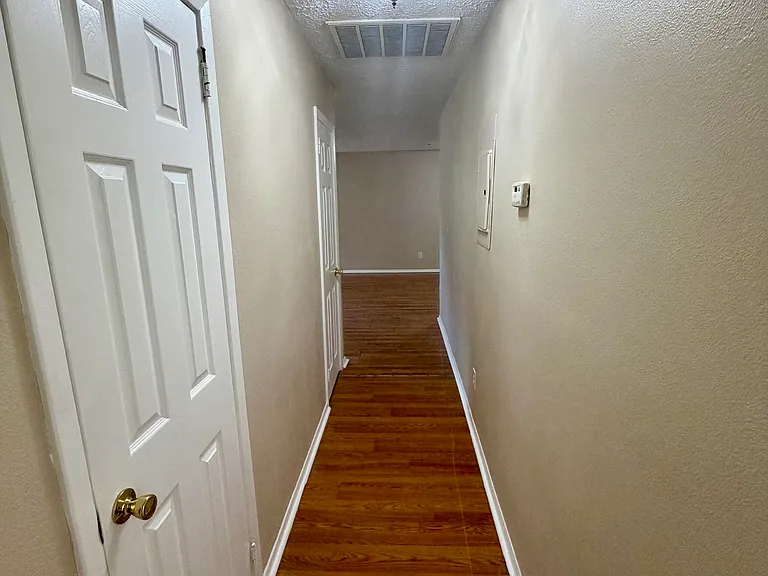 814 Crestwood Ter — Photo 16