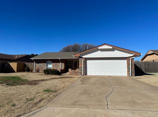 709 Hayes St, Altus, OK 73521