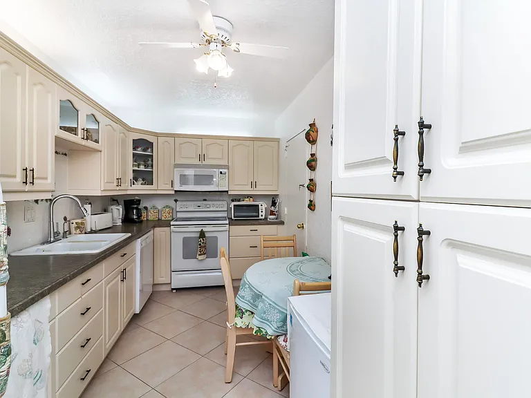 4250 Galt Ocean Dr #12D — Photo 8