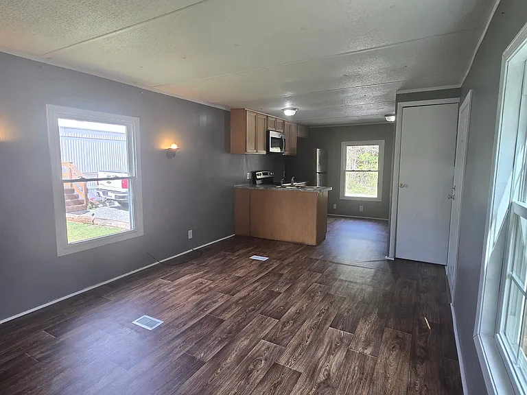 889 Tightsqueeze Rd #7 — Photo 6