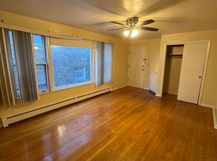 7528 N Claremont Ave APT 1, Chicago, IL 60645