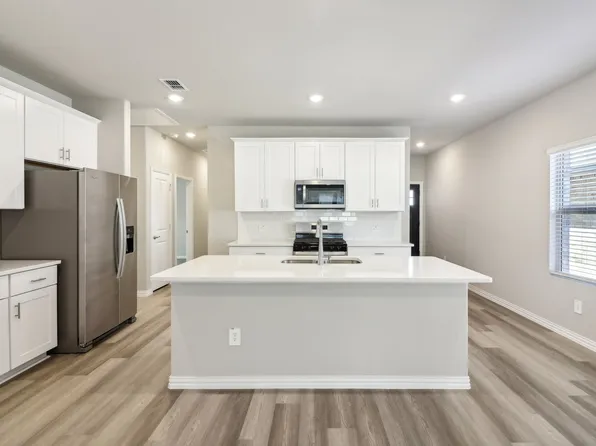 936 Summer Dr, Lavon, TX 75166